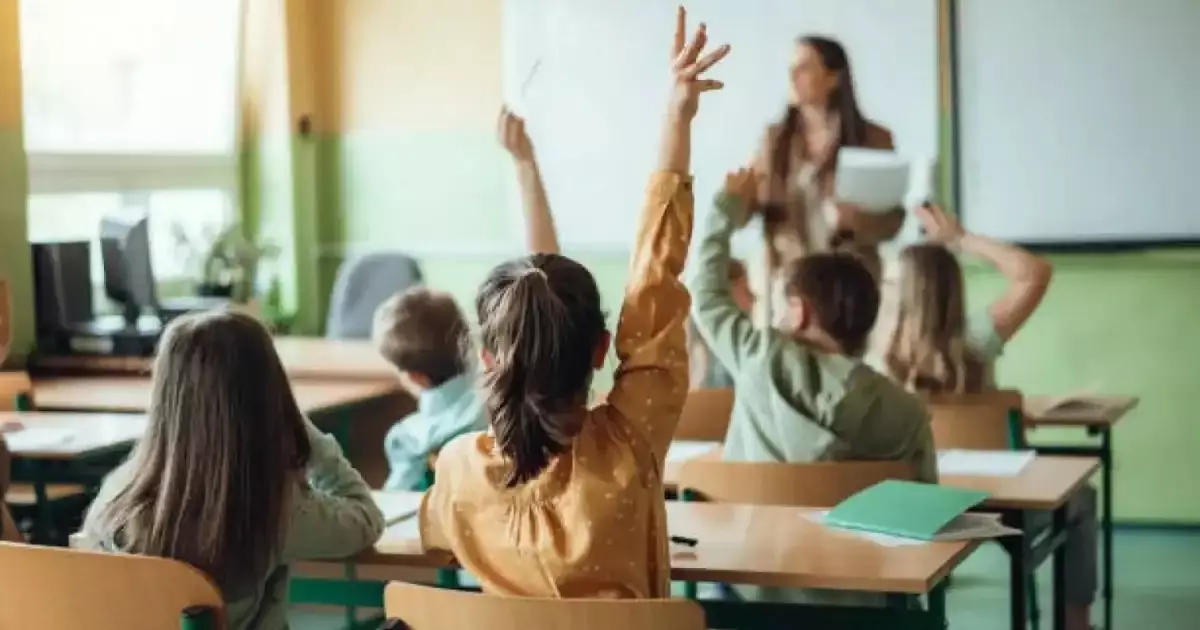  Мұғалімдер тапсыратын есеп азайып, құқығы артады: Мәжіліс түзетулерді мақұлдады 