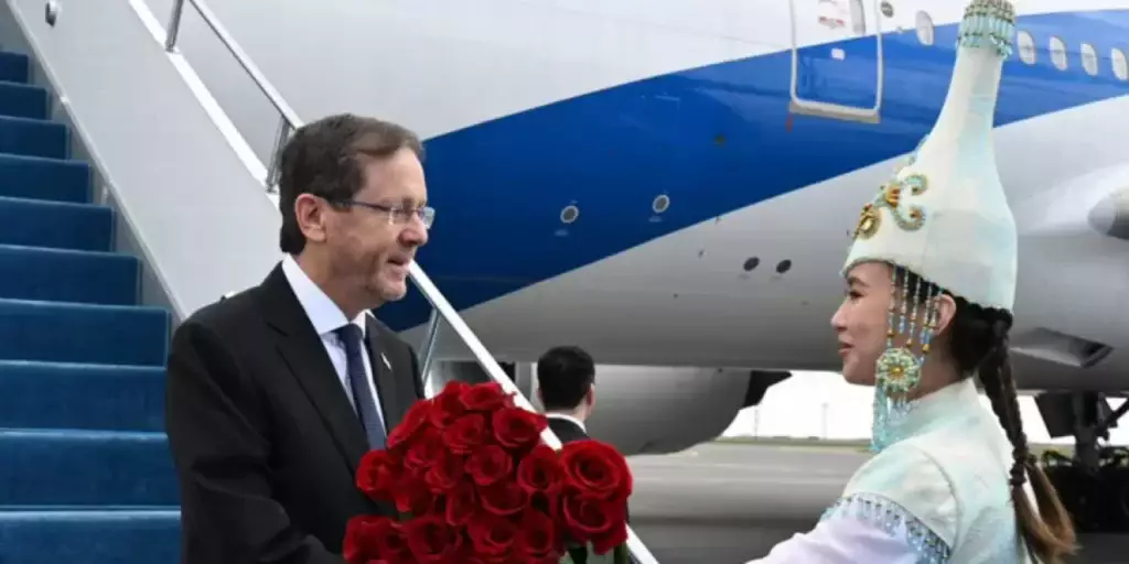 «Закрытое небо Эрдогана»: Почему президент Израиля добирался в Астану на 8 часов дольше