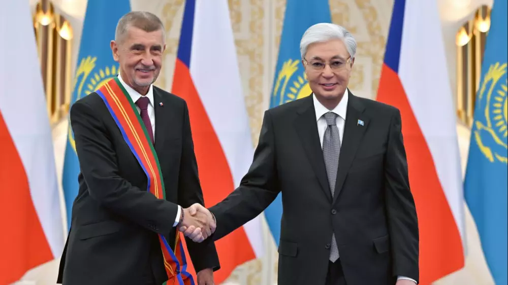 Тоқаев Чехия премьер-министрін “Достық“ орденімен марапаттады