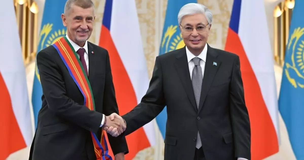  Президент Чехия Премьер-министрін І дәрежелі «Достық» орденімен марапаттады 