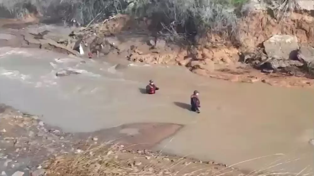 Түркістан облысында бір ай бұрын өзенге батып кеткен баланы іздеу жұмыстары тоқтатылды