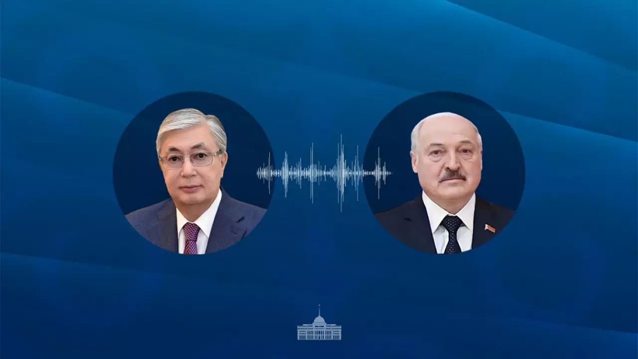 Токаев побеседовал по телефону с Лукашенко