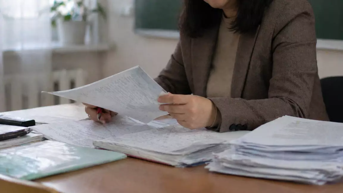 Мұғалімдер енді есепті қағазға шығарып қайта тапсырудан босатылуы мүмкін