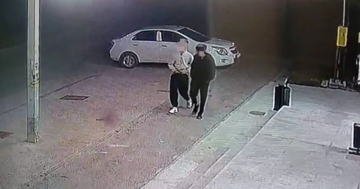  Түркістан облысында үйден доллар мен алтын салынған сейф ұрланды 