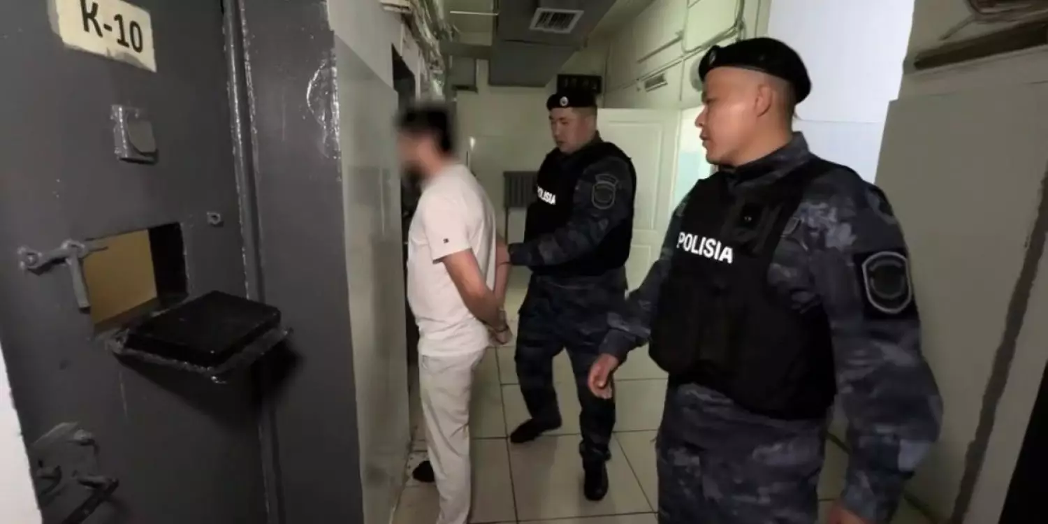 Алматыда 81 жастағы қарияны ұрлап, мүлкін тартып алмақ болғандар ұсталды