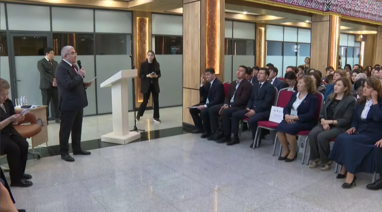 Елордада республикалық жас педагогтар форумы өтті