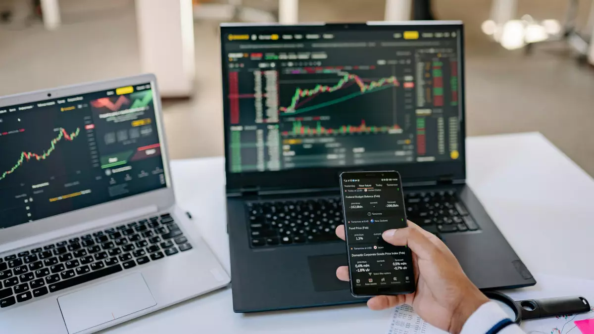 «Золотая пятёрка»: Минфин и Нацбанк определили первичных дилеров на рынке ГЦБ