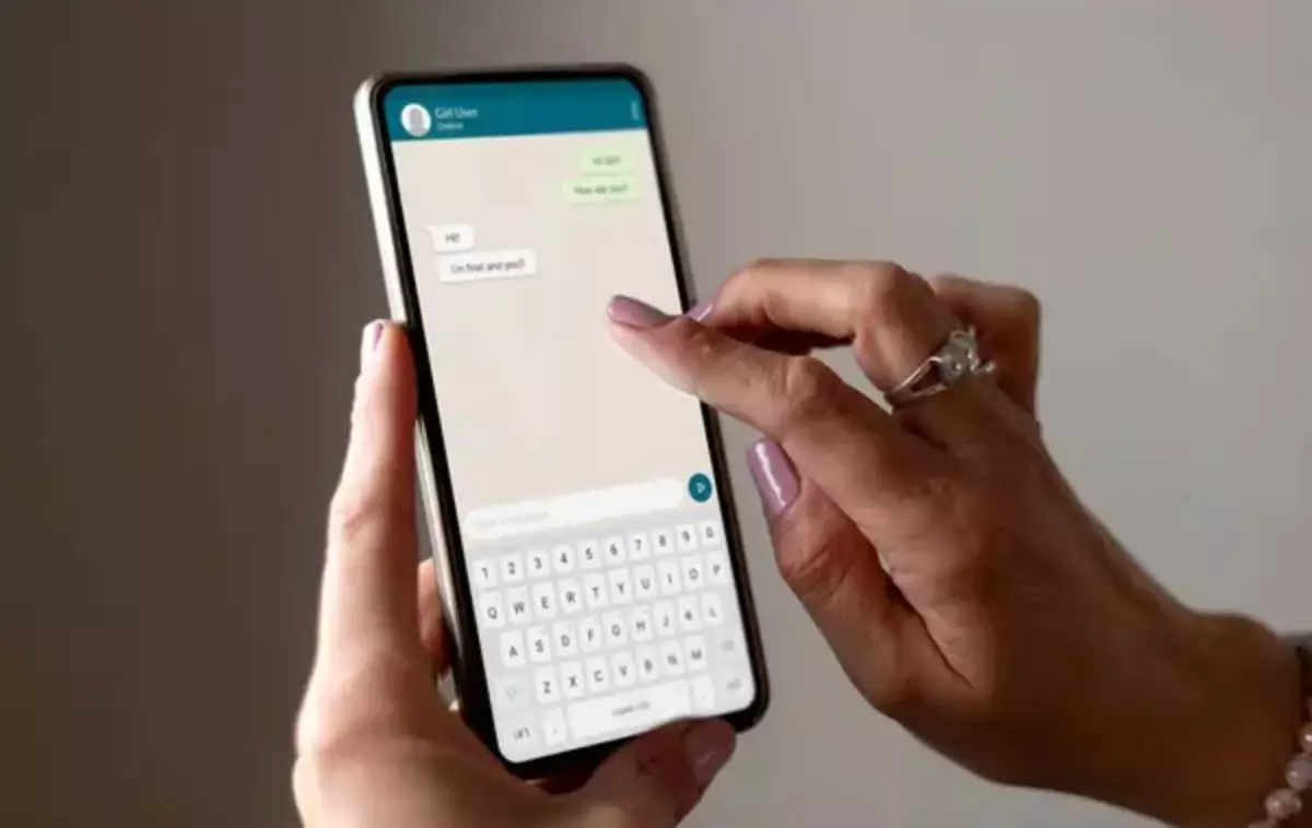 Шымкентте әйел көршілердің WhatsApp чатында өзін балағаттағандарды сотқа беріп, ақша өндіріп алды