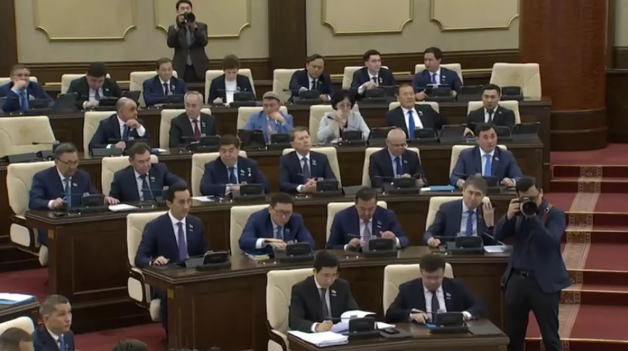 Мажилис одобрил законопроект, усиливающий требования к ЧСИ