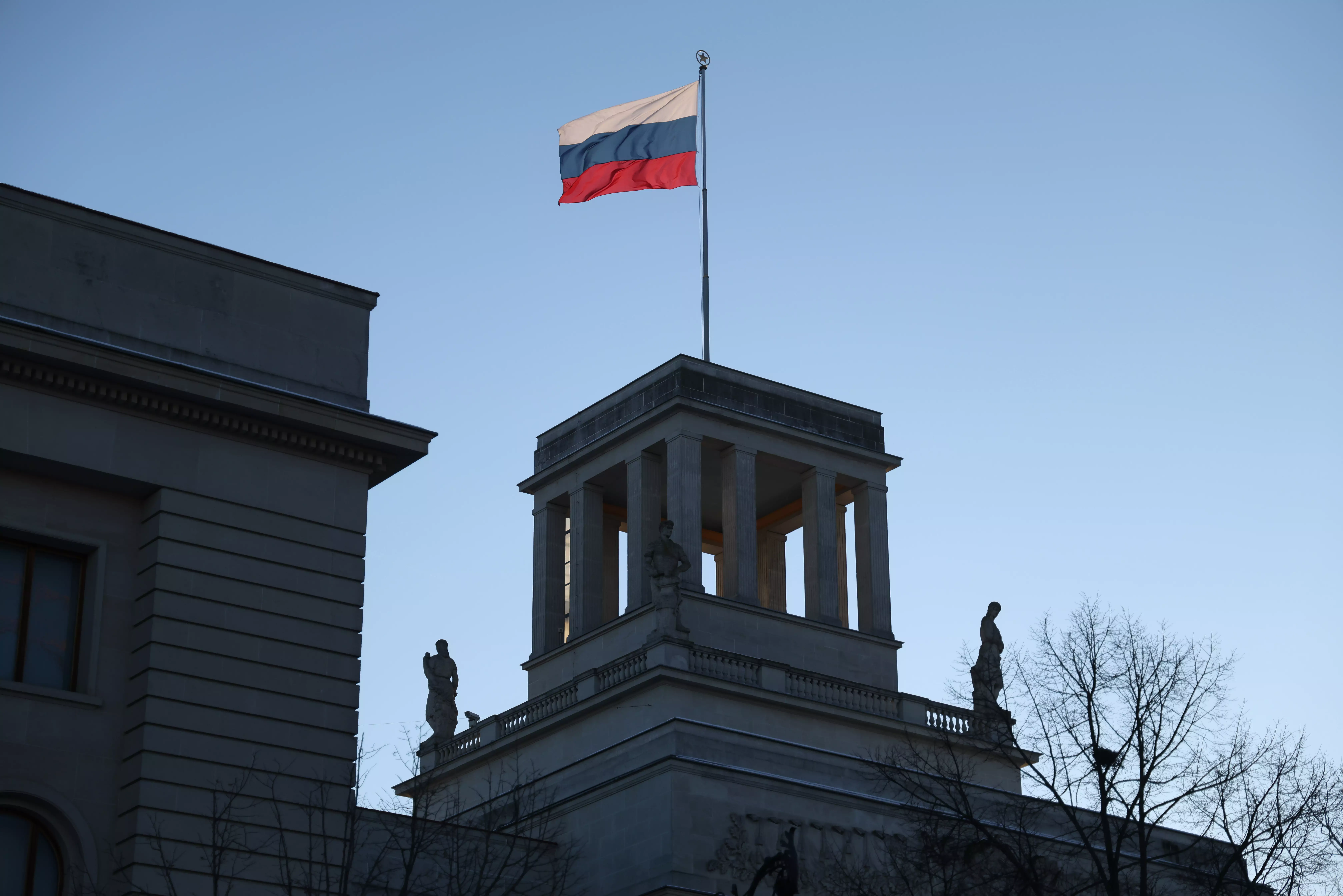 Германия арестовала гражданина Казахстана по подозрению в шпионаже в пользу России, сообщает Al Jazeera.