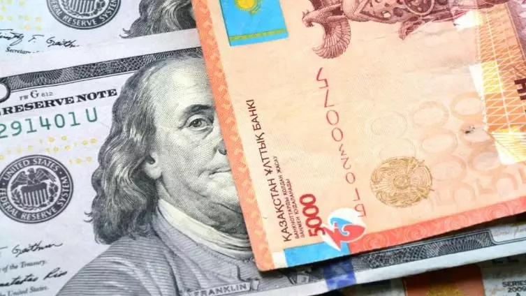 Тенге укрепился до рекордного за два года уровня: что не так с долларом?