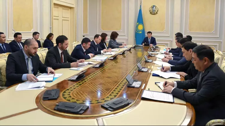 Ерлан Қарин этносаралық келісімді нығайту мәселелеріне арналған жиын өткізді