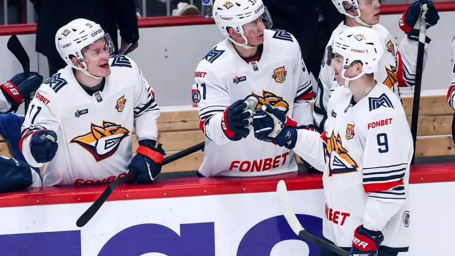 Казахстанцы Орехов и Михайлис проиграли второй матч в полуфинале плей-офф КХЛ. Смогут ли помочь сборной на ЧМ? (ВИДЕО)