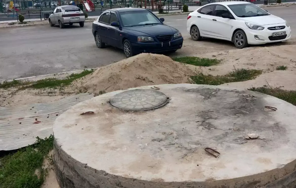 Ждали ЧП? В Актау закрыли люк после падения ребенка - новости на Lada.kz 29.04.2026