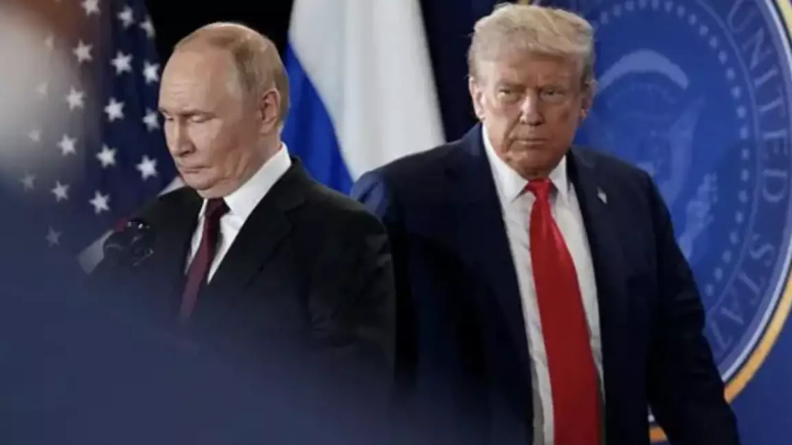 Путин Трамппен телефон арқылы сөйлесіп, Жеңіс күніне орай бітім жариялауға дайын екенін айтты