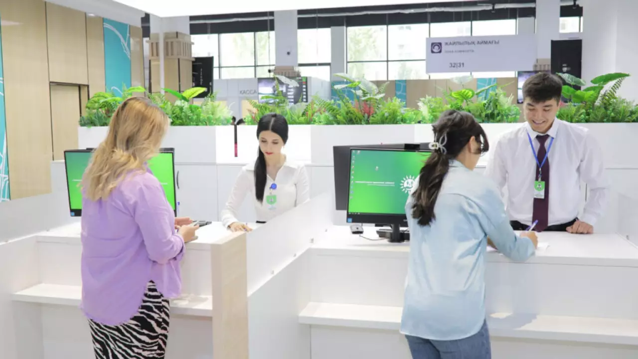 Майские праздники: как будут работать ЦОНы и СпецЦОНы