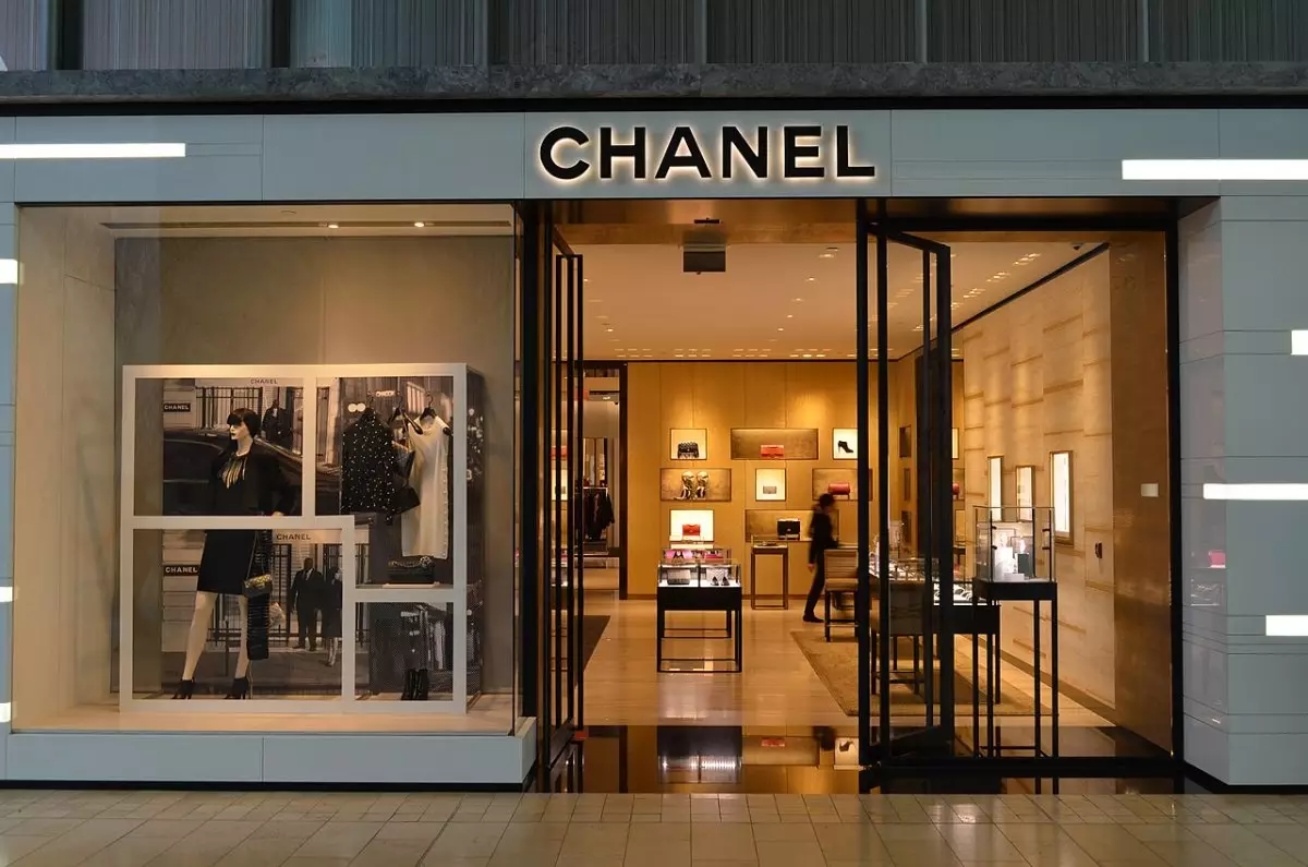 Chanel – көшбасшы: әлемдегі ең танымал сән бұйымдары анықталды