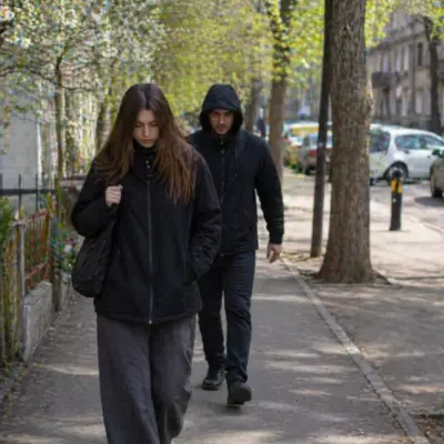 Псих избивает женщин на улице Костаная