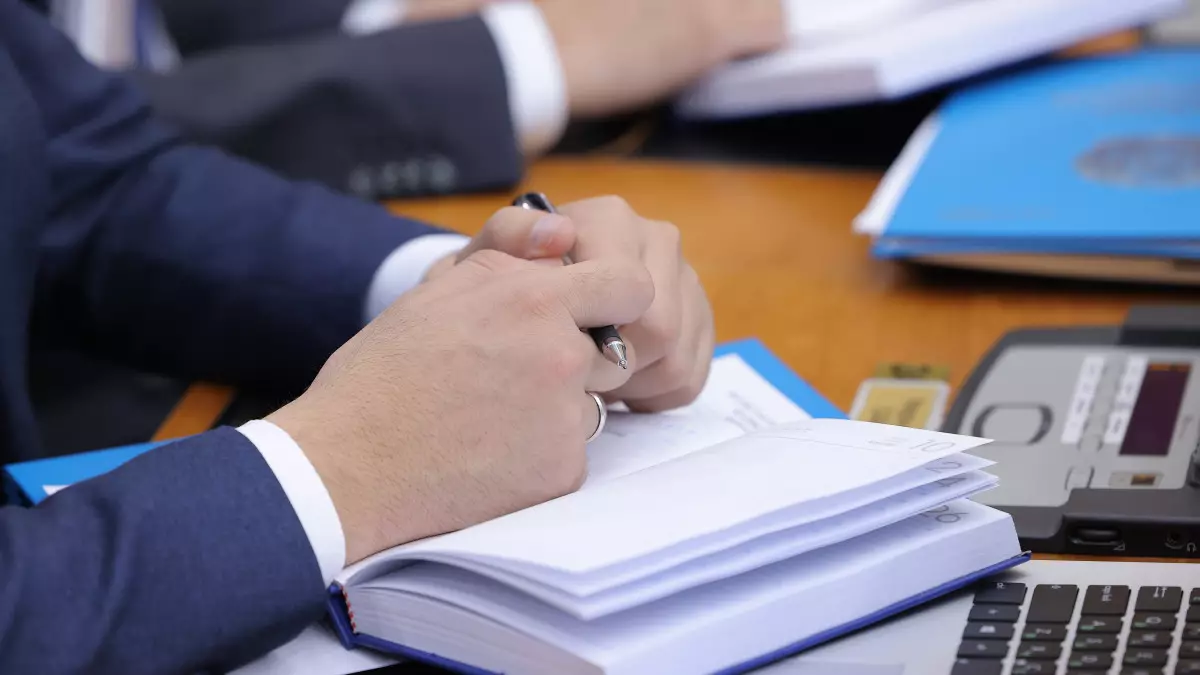 Как изменится госслужба в Казахстане: новые правила и льготы