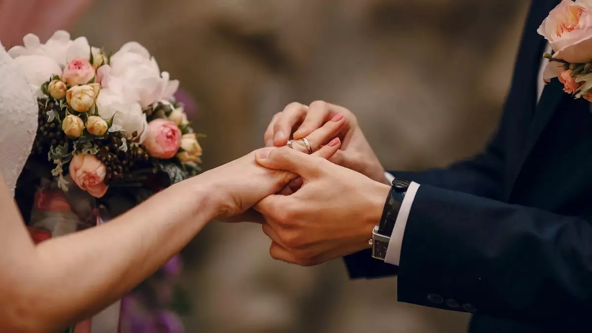 92 жаста да махаббат бар: Алматыда ерекше неке тіркелді