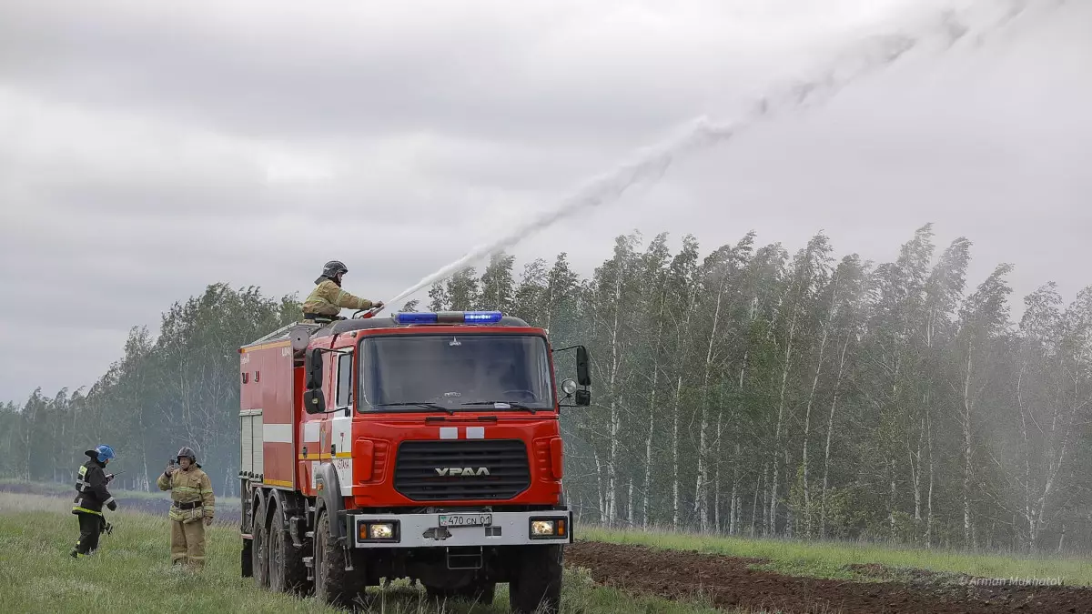 Камеры и спутники: как контролируют пожары в Казахстане