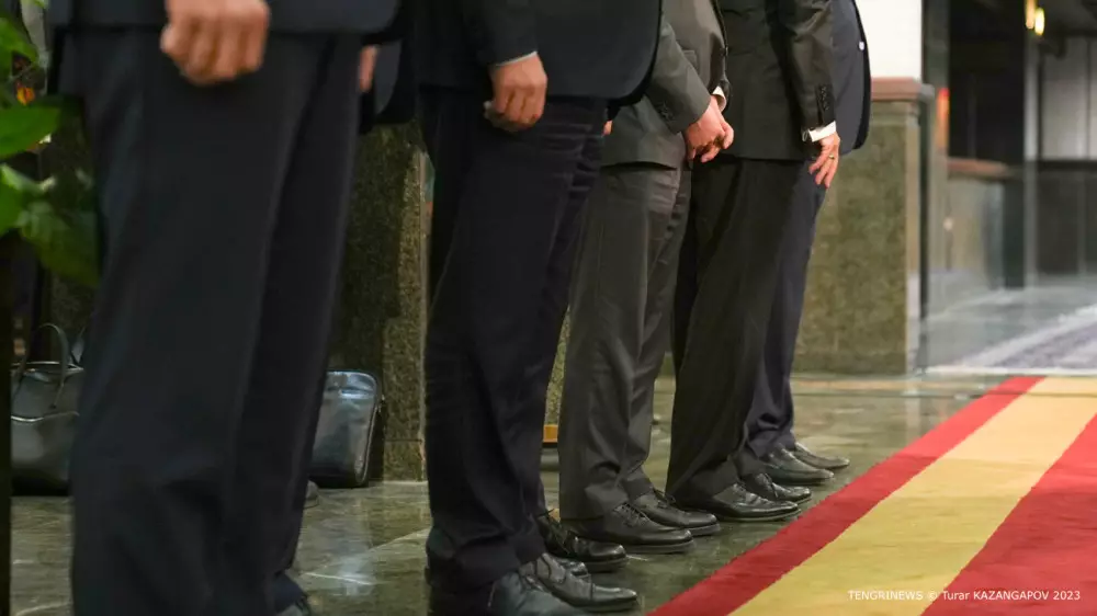 Должны ли госслужащие следить за своим весом, спросили у замглавы АДГС