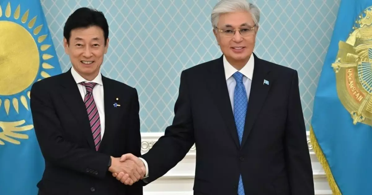  Жапония Парламентінің Қазақстанмен достық лигасының төрағасын қабылдады   https://kaz.inform.kz/news/prezident-zhaponiya-parlamentnn-kazakstanmen-dostik-ligasinin-toragasin-kabildadi-878c5e/ 