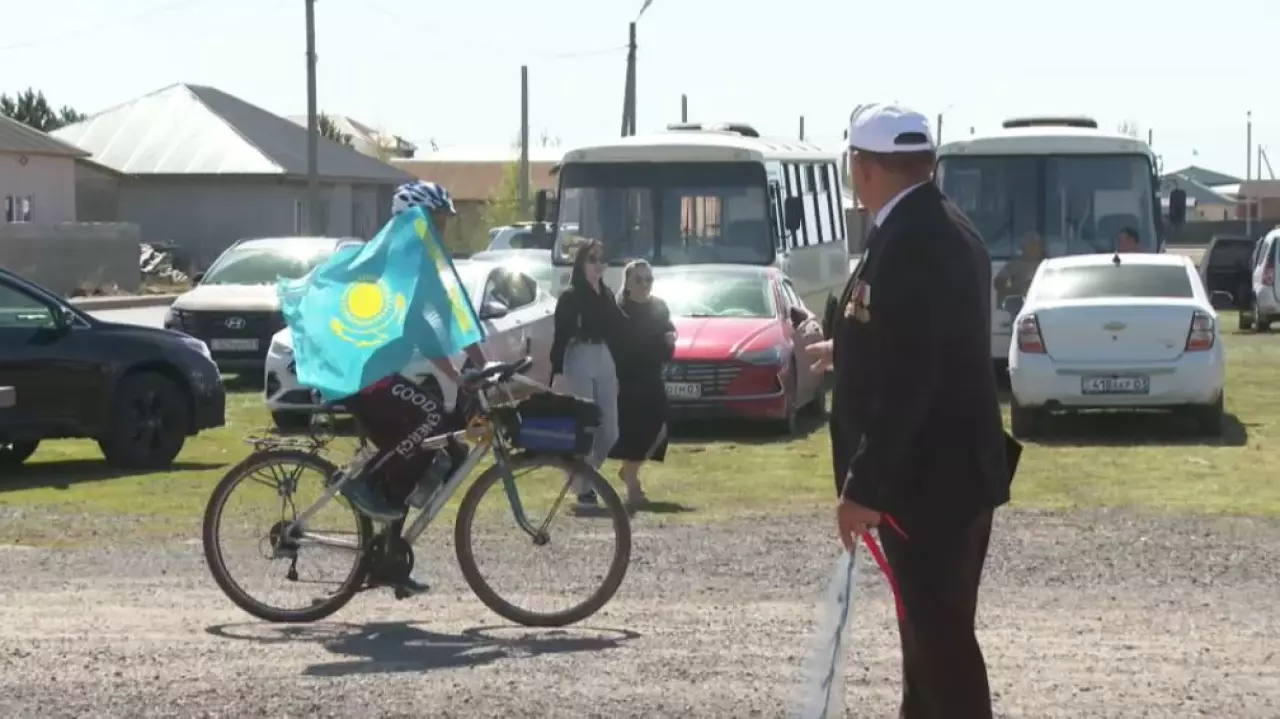 Велопробег в честь Рахимжана Кошкарбаева прошел в Акмолинской области