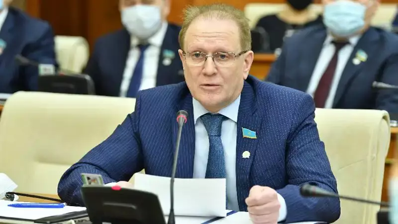 «Заборы не спасут»: Депутат Рау предрекает эпидемию и требует возобновить отстрел сайгаков (ВИДЕО)