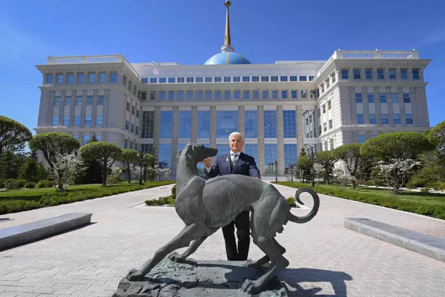 Ақордадағы бақ пен тазы мүсіні FCI басшысын таңғалдырды