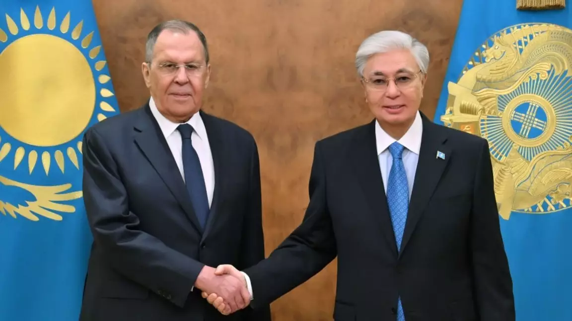 Тоқаев Ресейдің сыртқы істер министрі Лавровты қабылдады