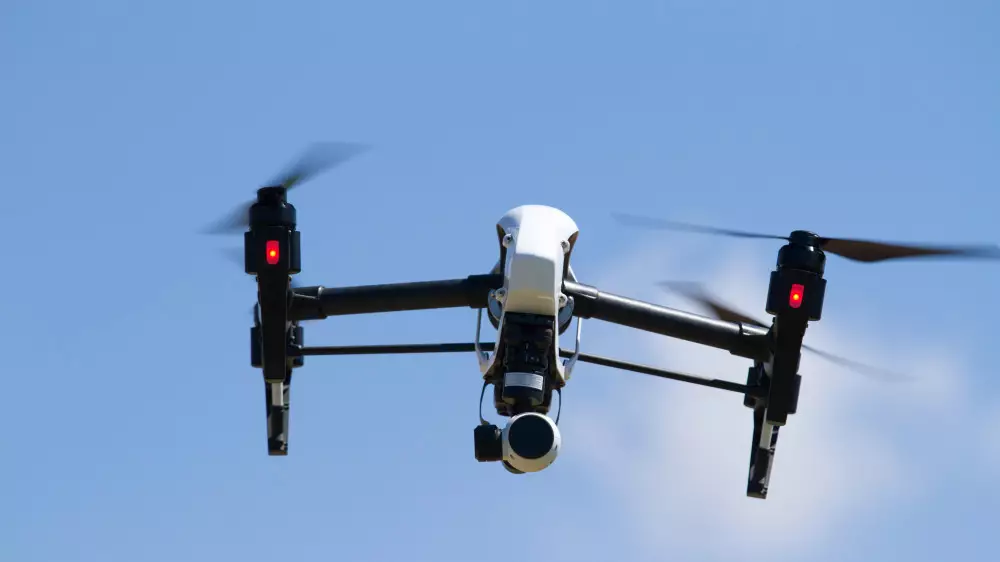 Енді Қазақстан жолдарындағы шұңқырлар мен жарықтарды дрондар “іздейді“