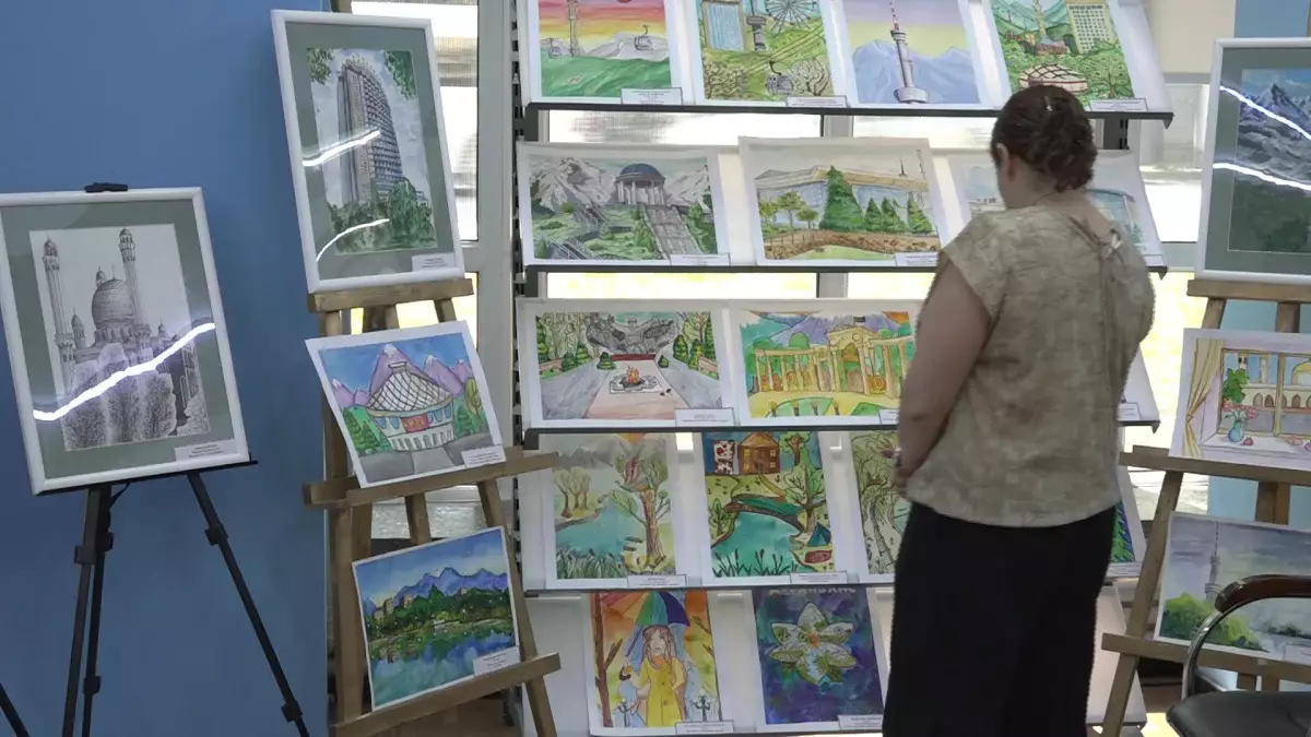 Гүлденген мегаполис: Алматыда жас суретшілердің көрмесі өтті