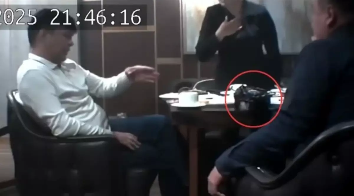 "Үнсіздігі үшін 10 миллион теңге бергісі келді": Желіде әкімдіктен ақша бопсалағаны үшін сотталған блогерге қатысты видео тарады