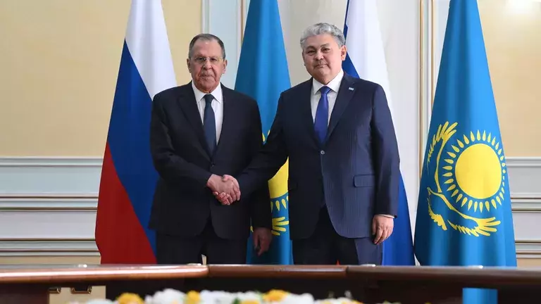 Лавров келді: Қазақстанда Ресейдің 3 мектебі бой көтеретін болды