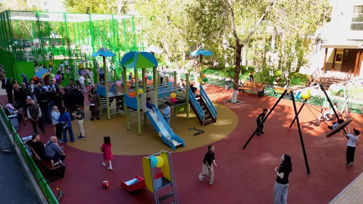 В Астане к празднику благоустроили три двора в районе Байконыр