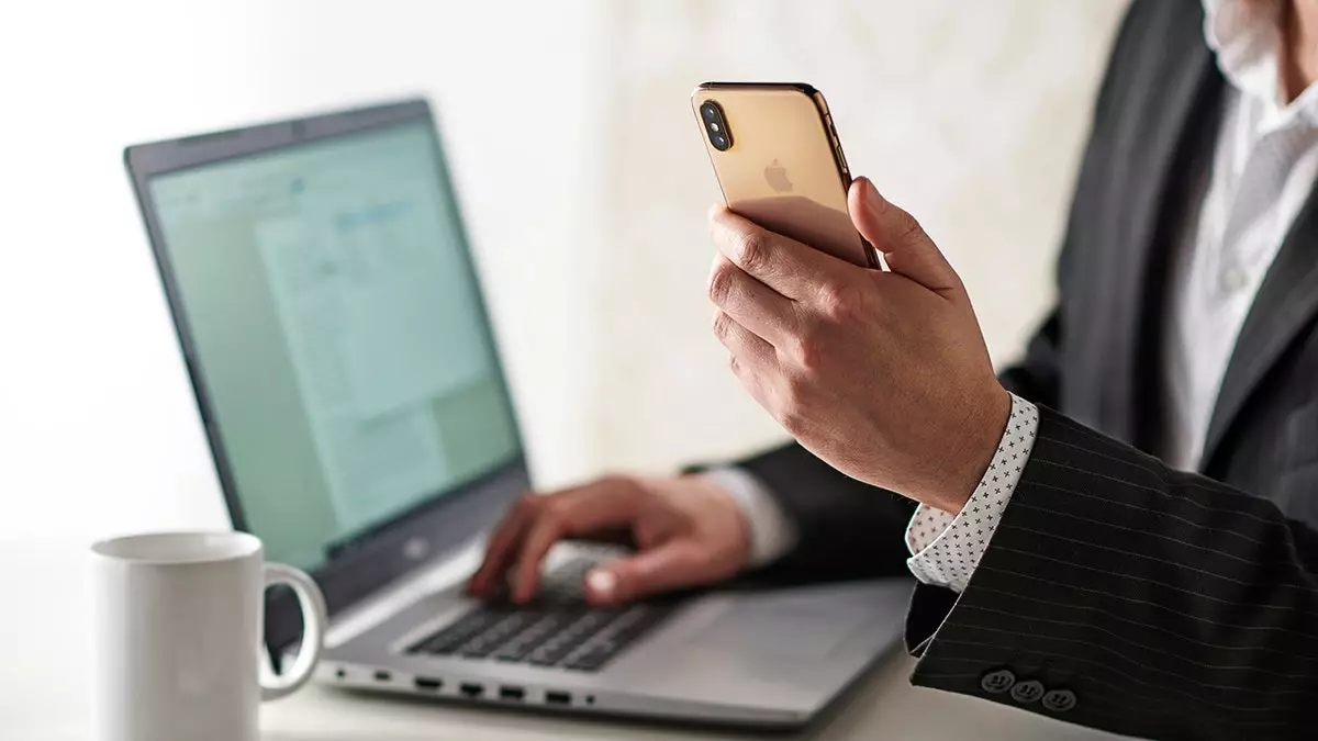 Приложения страховых компаний следят за вами?