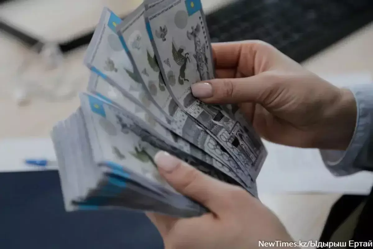 Блогеры в Казахстане скрыли от налогов 72 млрд тенге