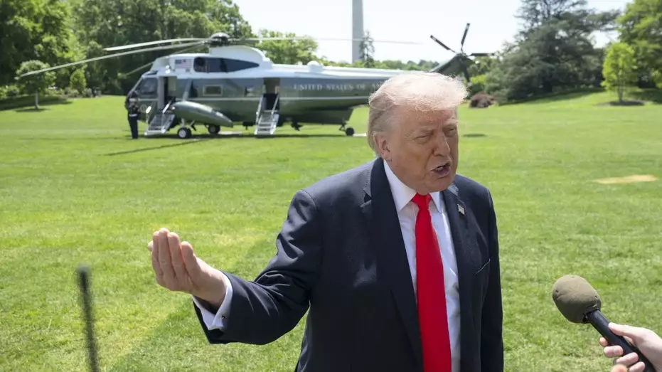 Трамп усиливает пошлины на европейские автомобили, ввозимые в США.