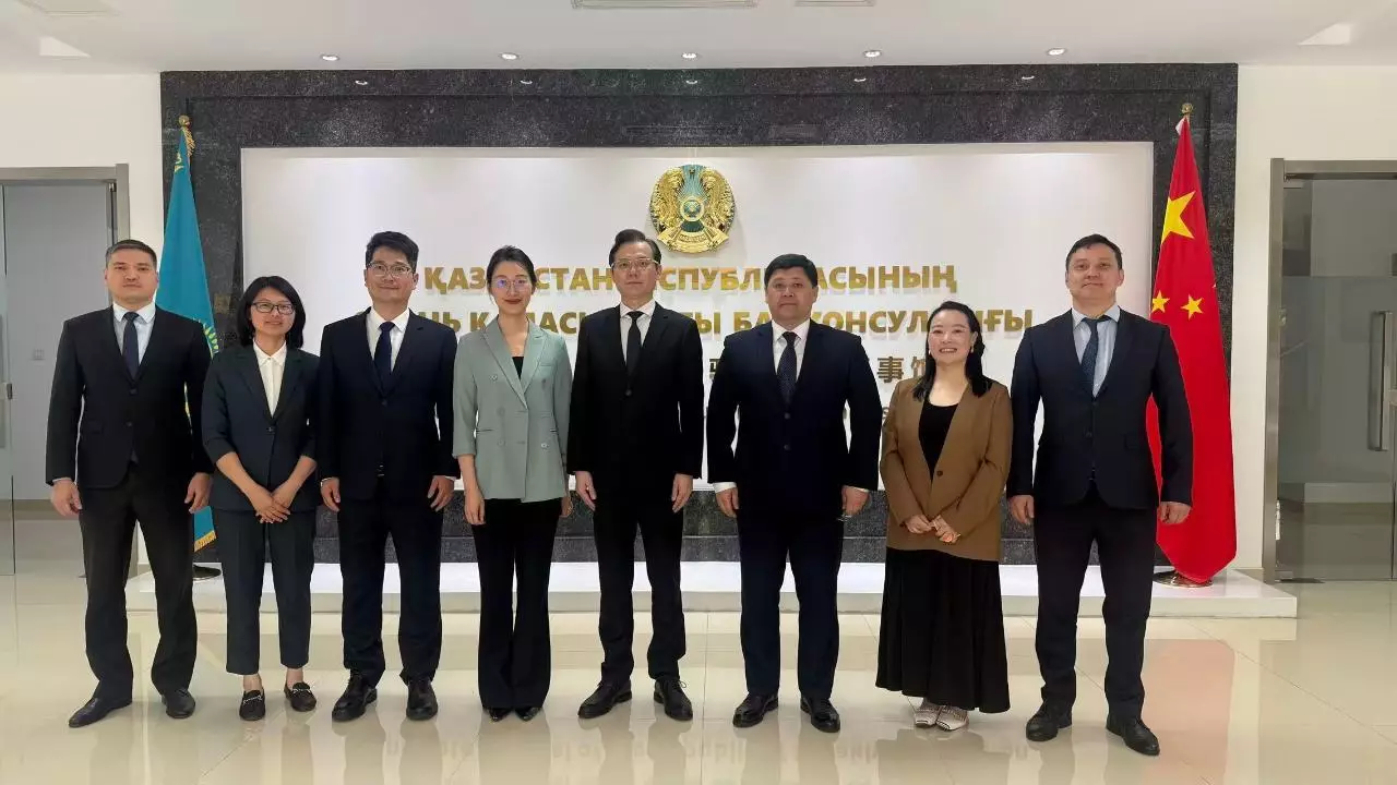 Казахстан и китайская провинция Сычуань обсудили углубление межрегионального сотрудничества.