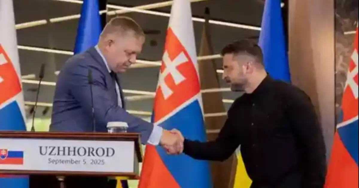  Зеленский мен Фицо Украинаның ЕО-ға кіруін талқылады 