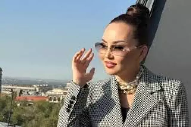 Баян Алагөзова дау болған камзол тақырыбына нүкте қойды