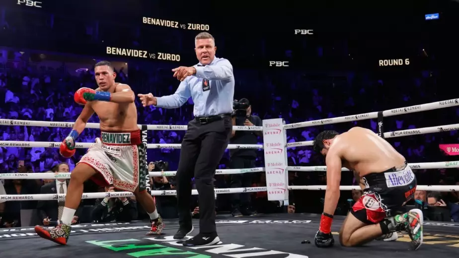 Давид Бенавидес нокаутировал Хильберто Рамиреса в бою за титулы WBA и WBO (ВИДЕО)