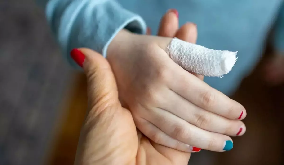 Әйел ұлын қатерлі ісікке шалдықты деп өтірік айтып, жұрттан ақша жинаған