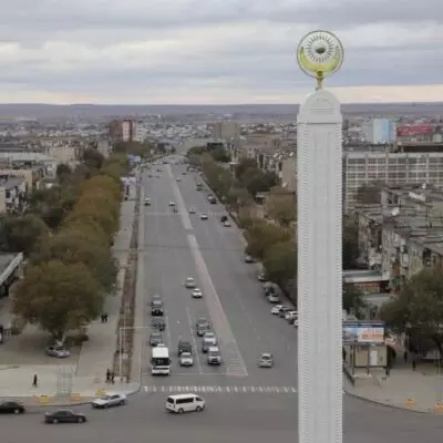 Что происходит с дорогами в Сатпаеве: жители жалуются на ямы и постоянные ремонты