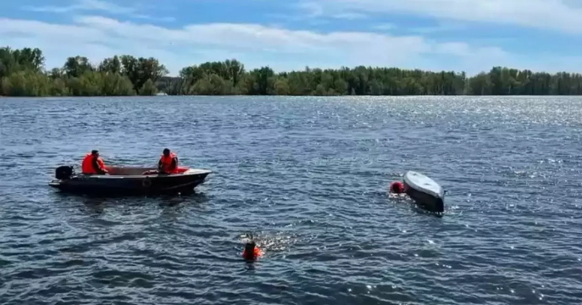  Ертіс өзенінде төтенше жағдай: әке мен бала дер кезінде құтқарылды 