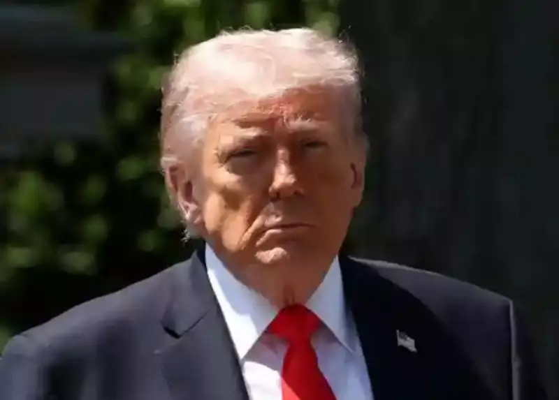 Рейтинг Трампа в США упал до минимума