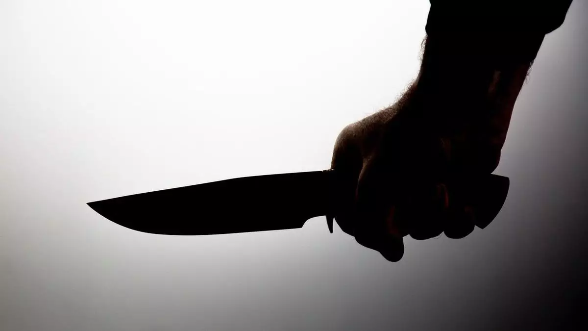 В Хромтау 27-летнего мужчину зарезали посреди улицы