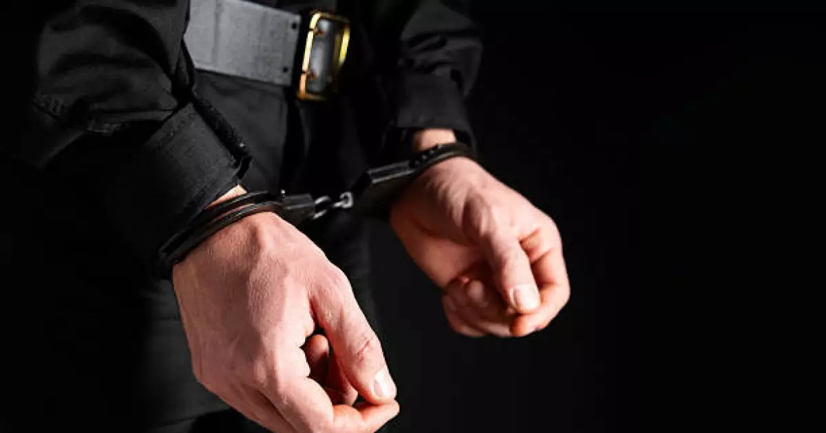  Шымкентте кәсіпкерден 25 млн теңге алған күдікті ұсталды 