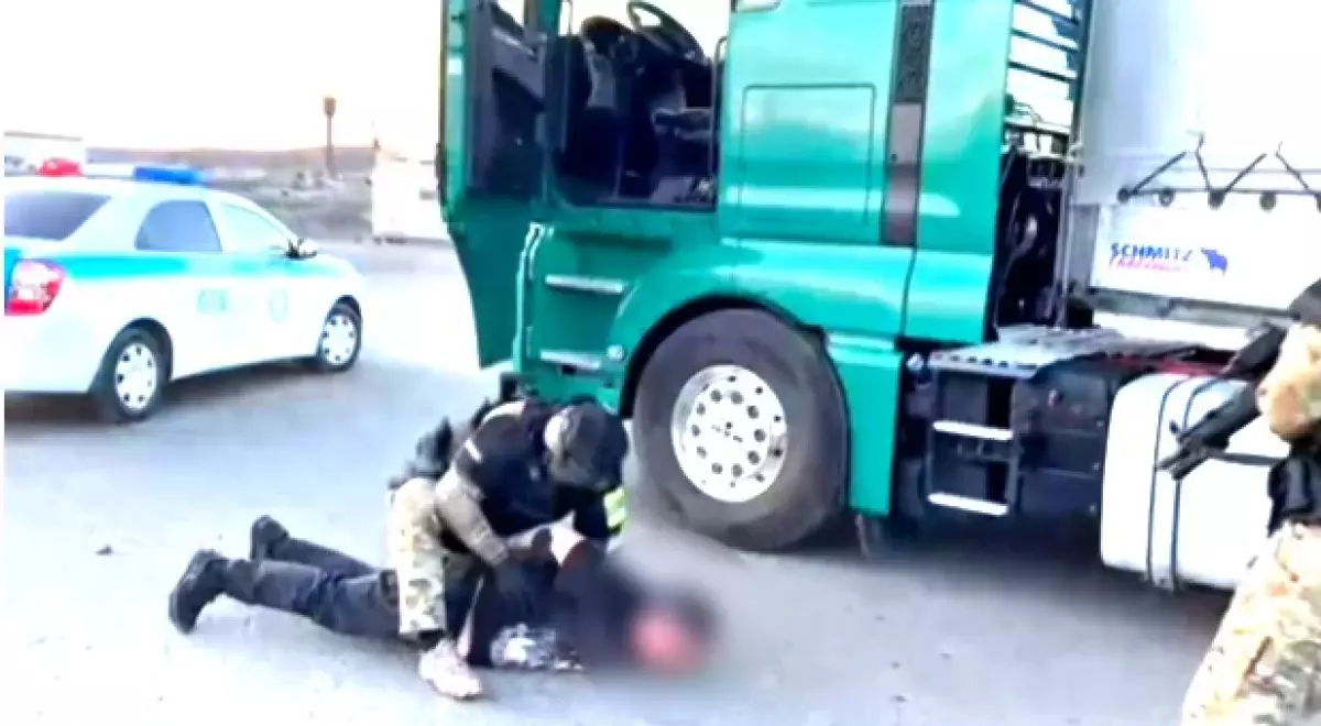 Людей переправляли в Казахстан в скрытом отсеке